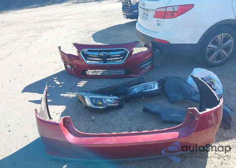 2018 Subaru Legacy 2.5I Premium z USA, uszkodzony, nr VIN 4S3BNAF65J3036245